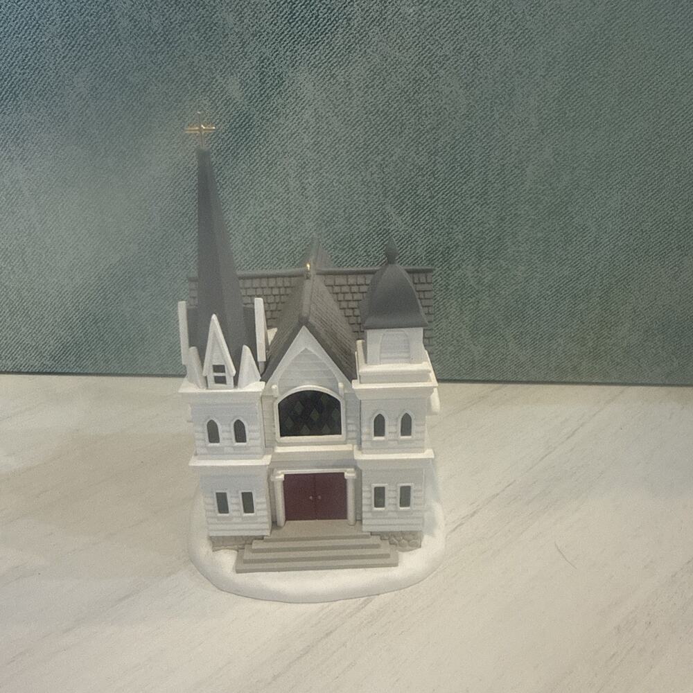 2002 Hallmark Ornament QX7653 Country Church #5 Candlelight Service #19386‎